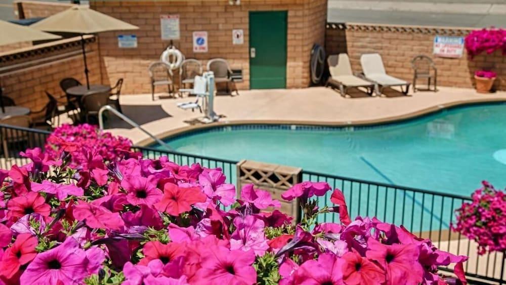 Trailside Inn Alturas Luaran gambar