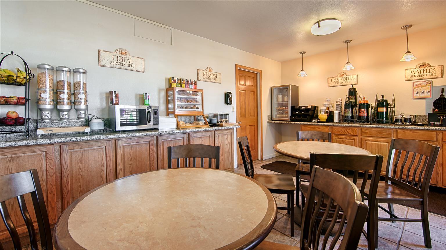 Trailside Inn Alturas Luaran gambar