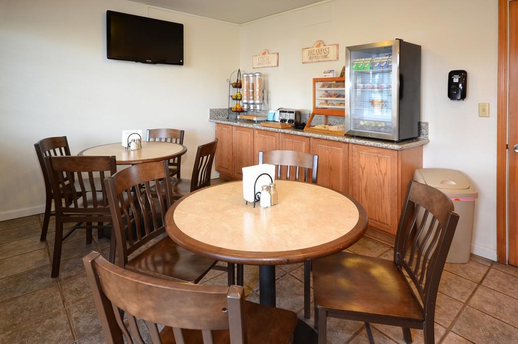 Trailside Inn Alturas Restoran gambar